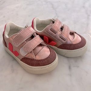 Used Veja small V-12 sneaker, Toddler 6 US, color Nacre Rose